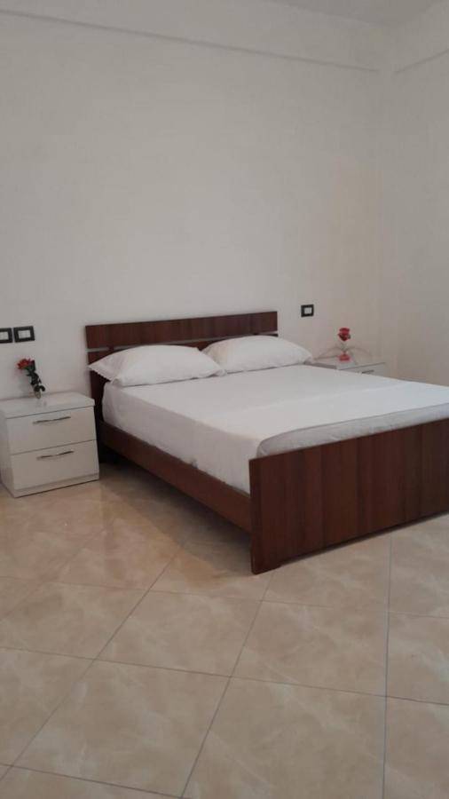 Casa Intera La Paghi Come Una Camera The Home With The Price Of A Room Durres Ngoại thất bức ảnh