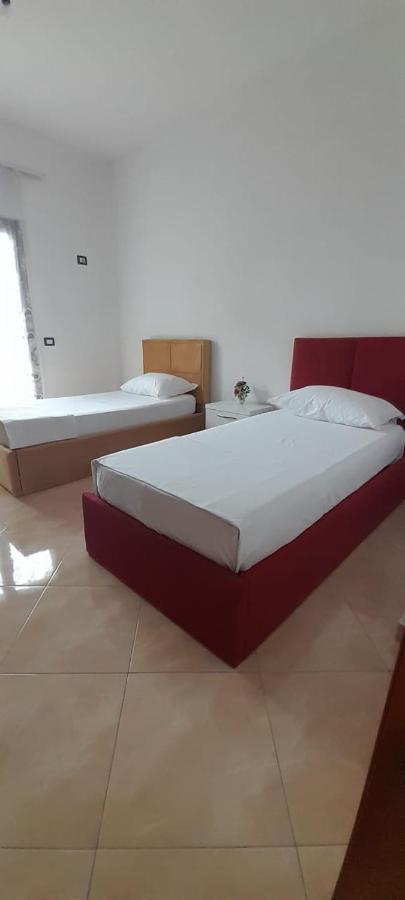 Casa Intera La Paghi Come Una Camera The Home With The Price Of A Room Durres Ngoại thất bức ảnh
